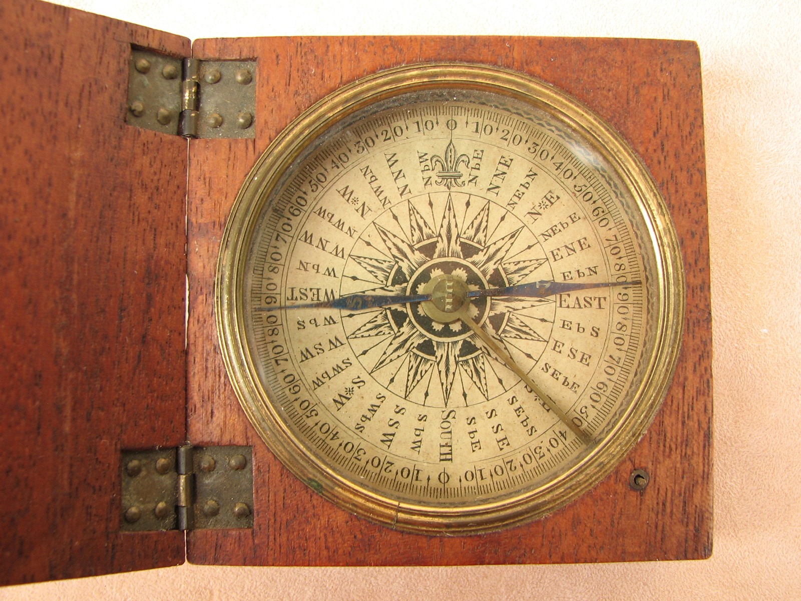 Early 19th century travellers compass by Robert Bancks, London